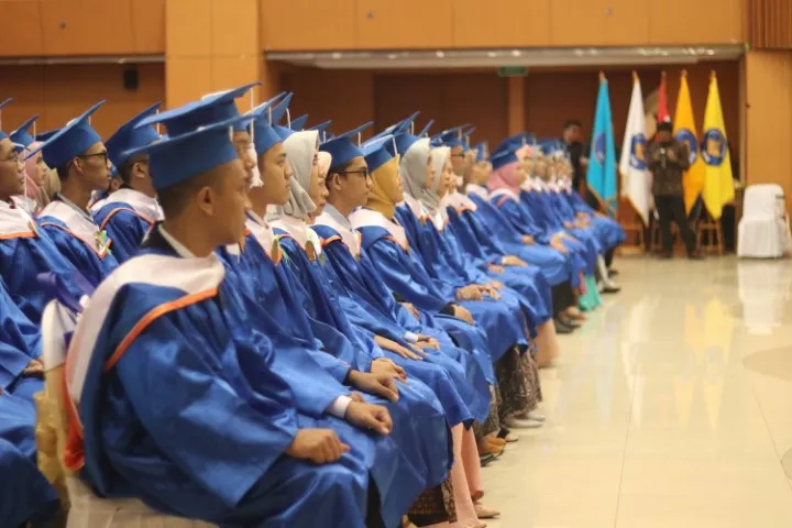 Wisuda ke-57 Lulusan Program Diploma IV Angkatan XXII dan Program Diploma III Angkatan XL